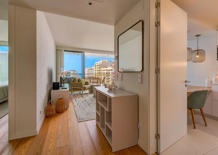 Cond Bayline - Safia - Pool - - - Gym - By Bedzy