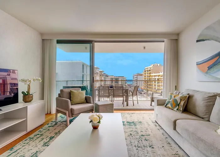 Cond Bayline - Safia - Pool - - - Gym - By Bedzy Apartament